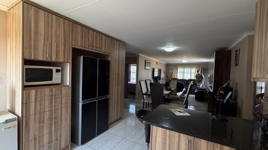  Bedroom Property for Sale in Ellaton North West